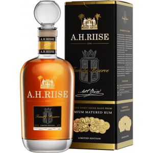 A. H. Riise Family Reserve rum 42 % 0,7 l