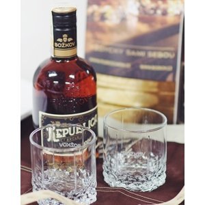 Republica Exclusive Rum 38 % 0,7 l + 2 x sklenička